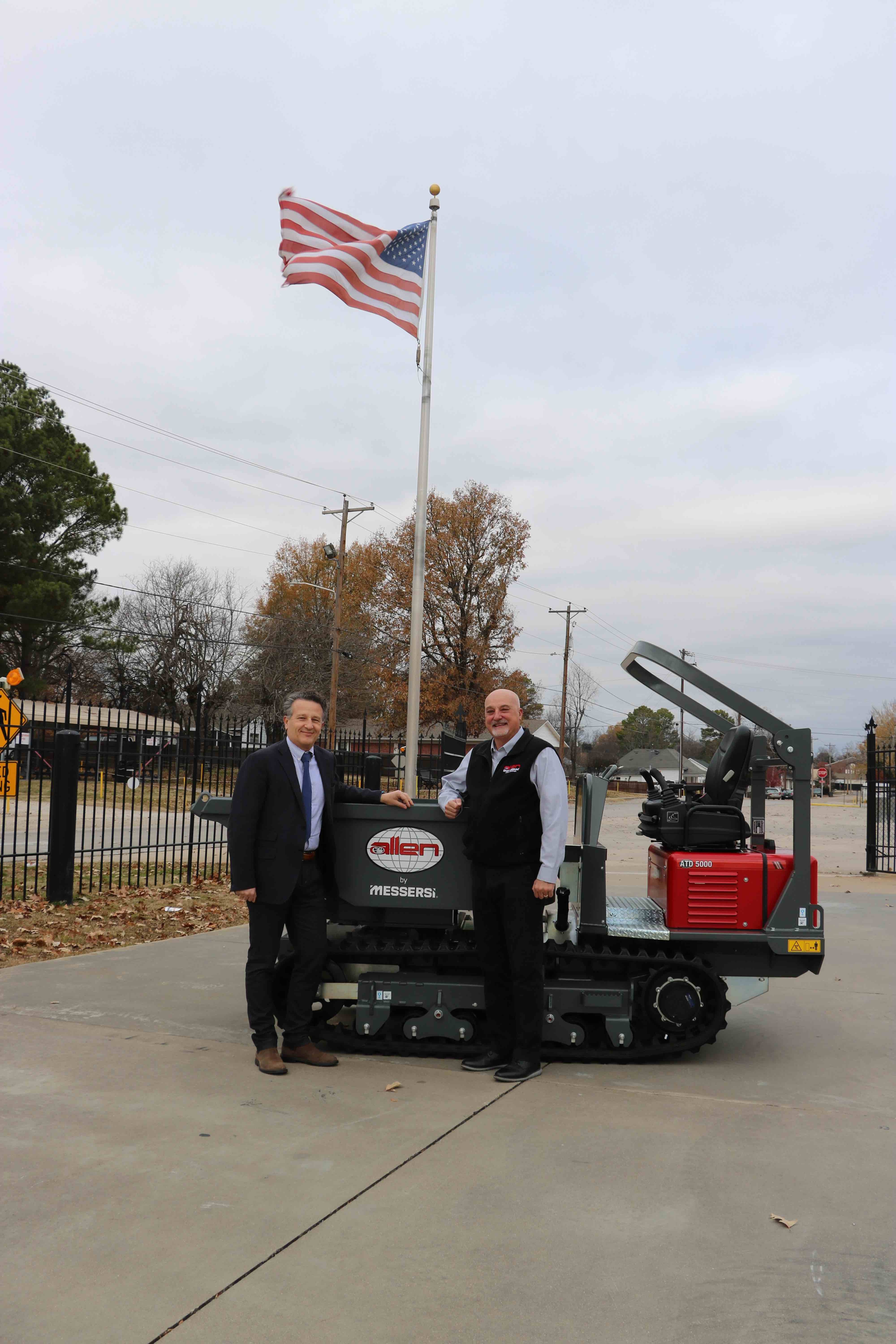 Marco Vignaroli, CEO of Messersi, with Jay Allen, CEO of Allen Engineering, at the AEC factory in Arkansas